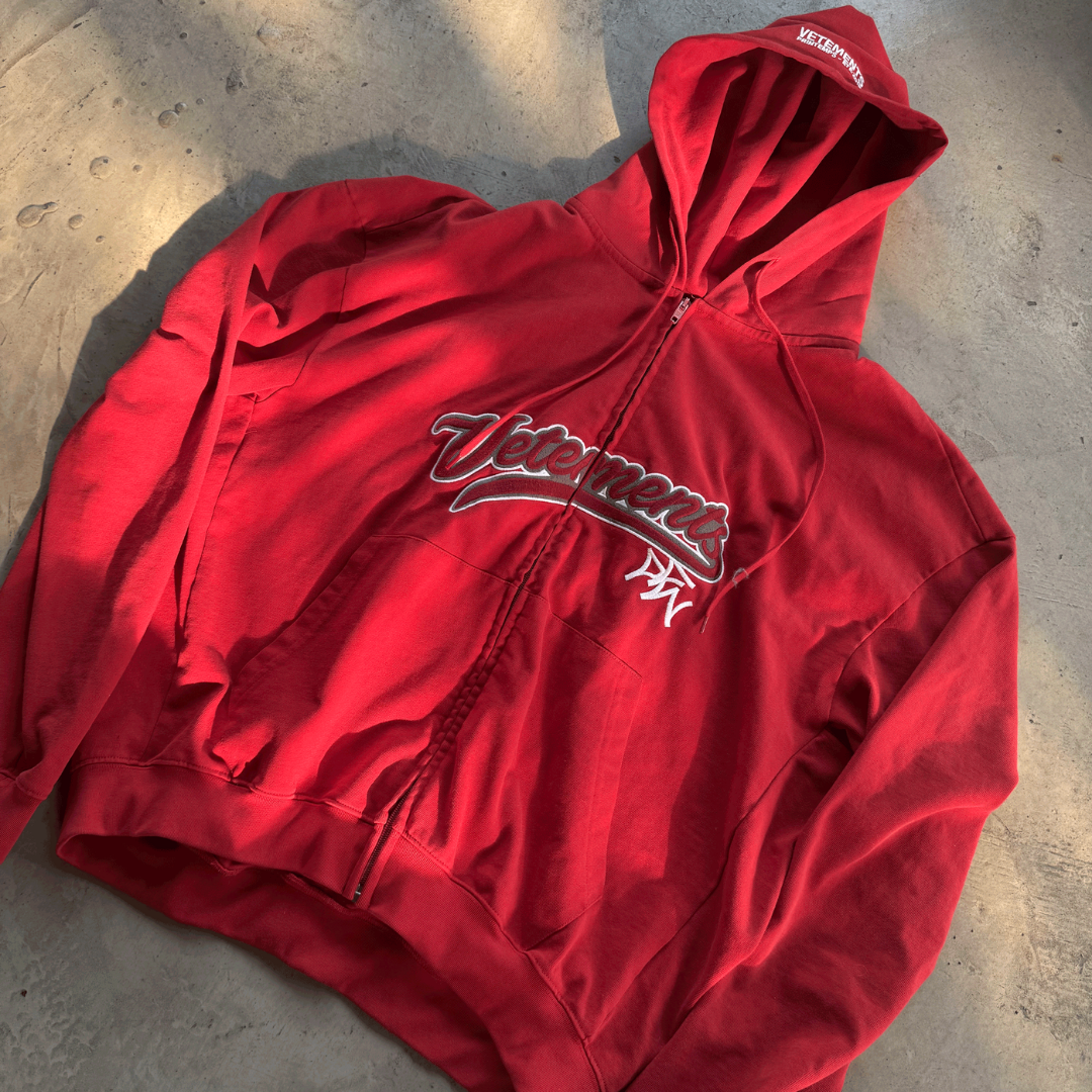 Vetements zip up