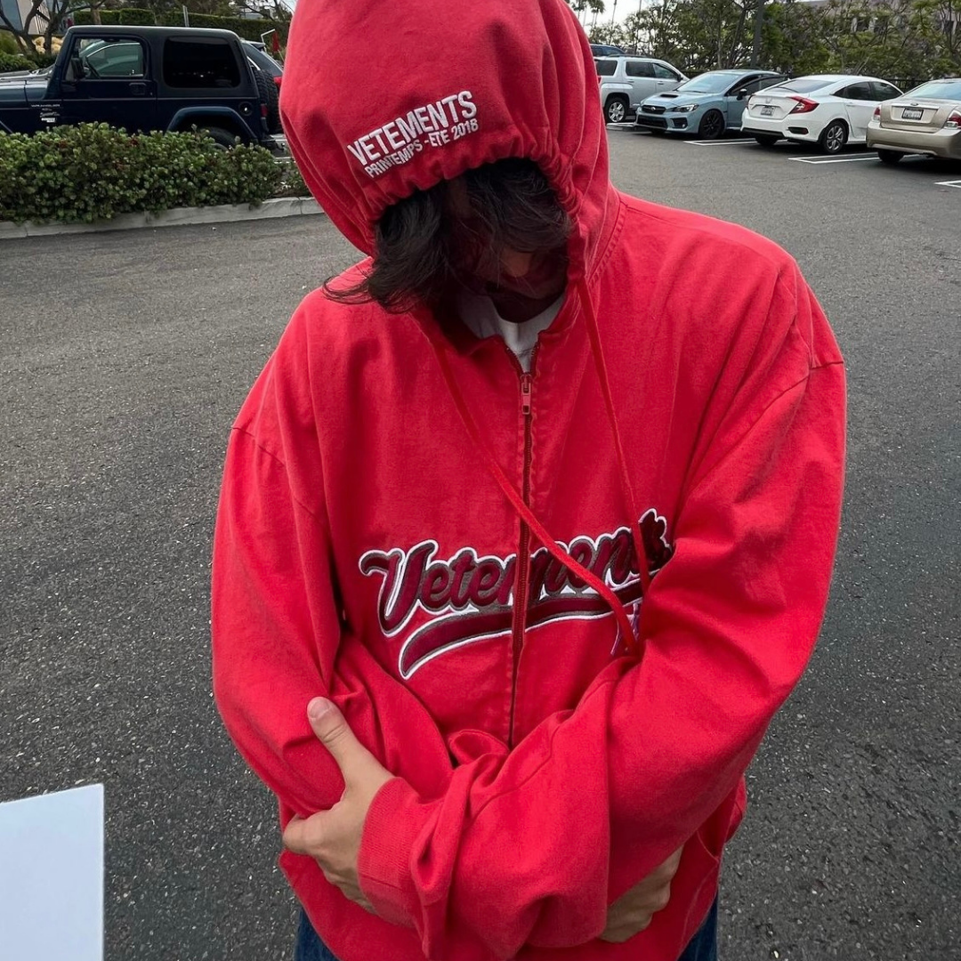 Vetements zip up