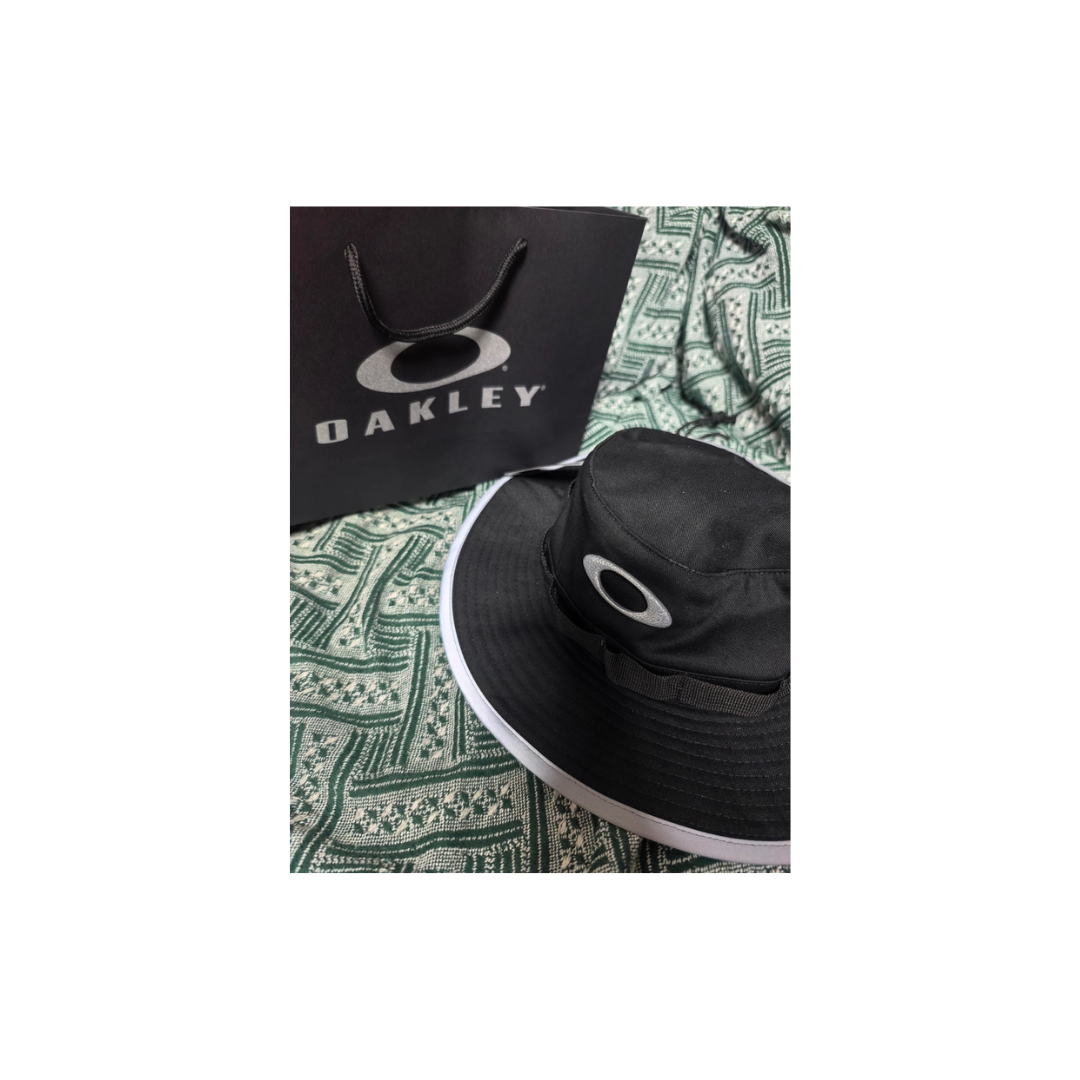 Oakley Hatz
