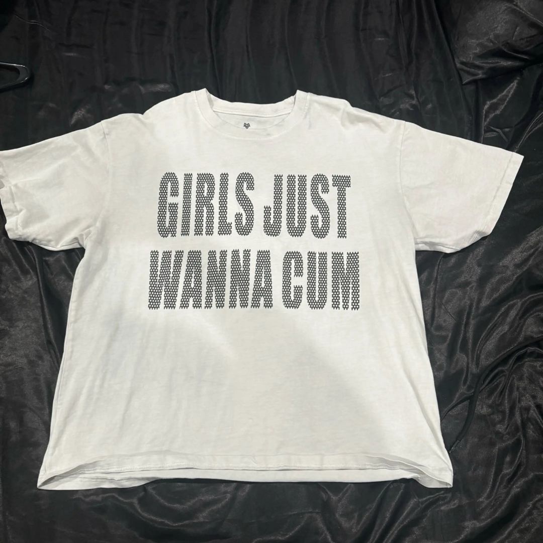 Girls just wanna cum Tee